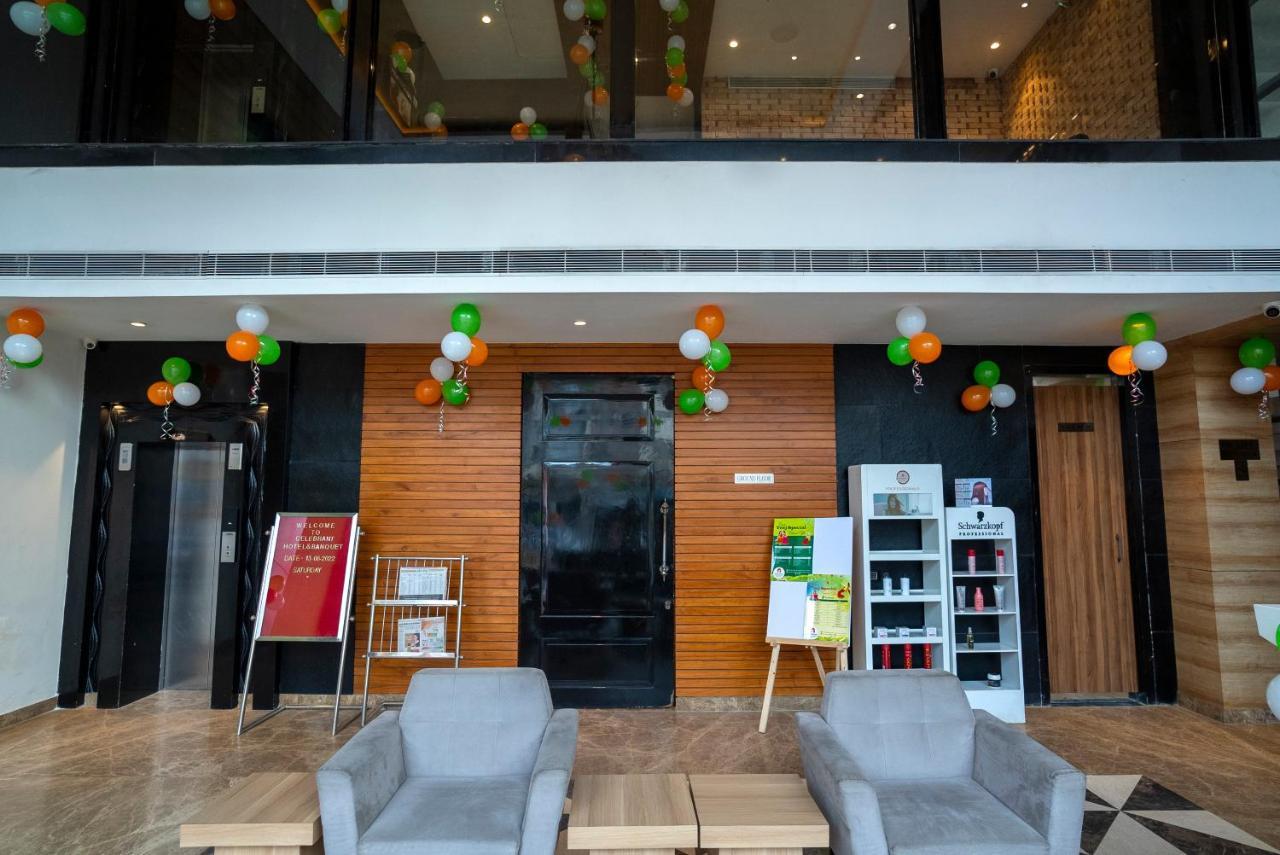 Celebrant Hotel Варанаси Екстериор снимка