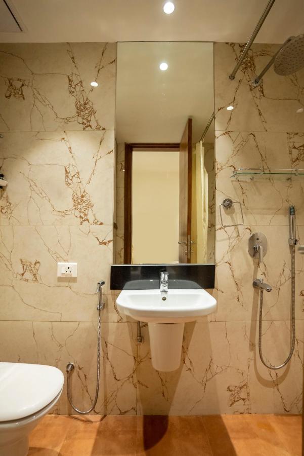 Celebrant Hotel Варанаси Екстериор снимка