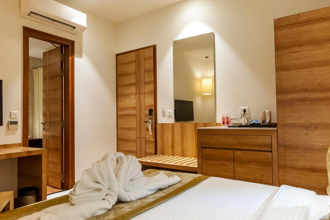 Celebrant Hotel Варанаси Екстериор снимка
